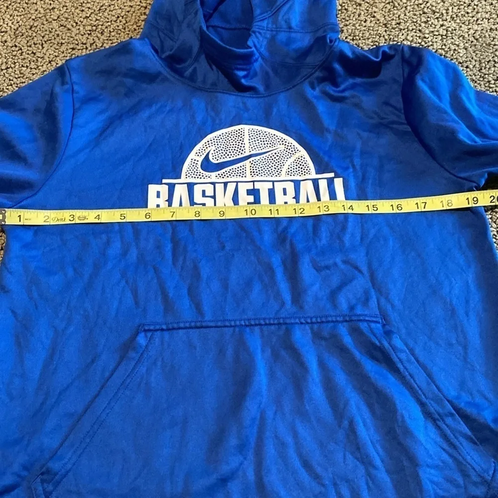 Nike Basketball Hoodie Sweatshirt Size Youth XL in Like New Condition